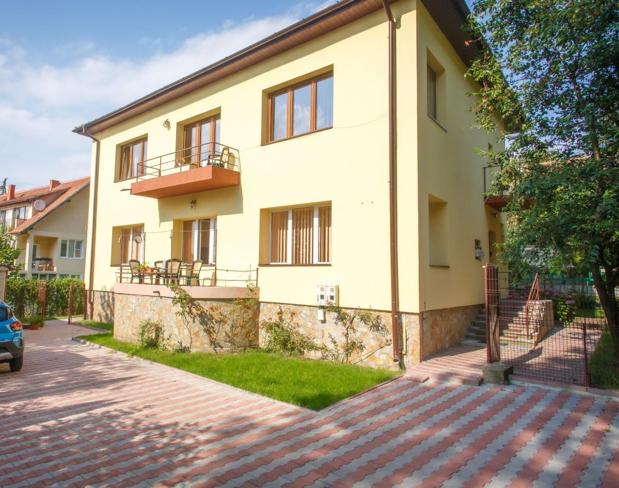 Barok Appart Brasov Luaran gambar